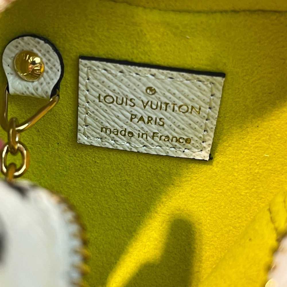 LOUIS VUITTON CUBE COIN POUCH - Picture 3 of 4